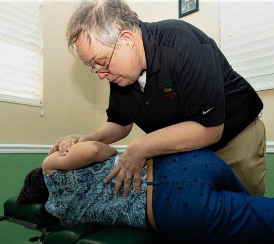 Dr. Van Tassel performing an adjustment